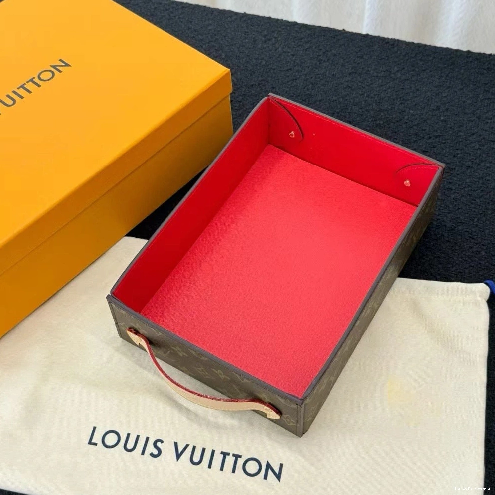 CUSTOM HANDLE DESK LV TRAY WITH 0817